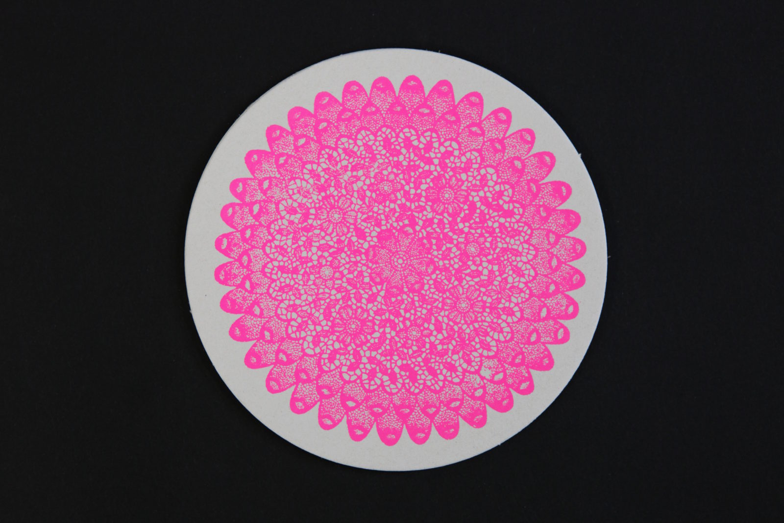 Ornamentrund neonpink2