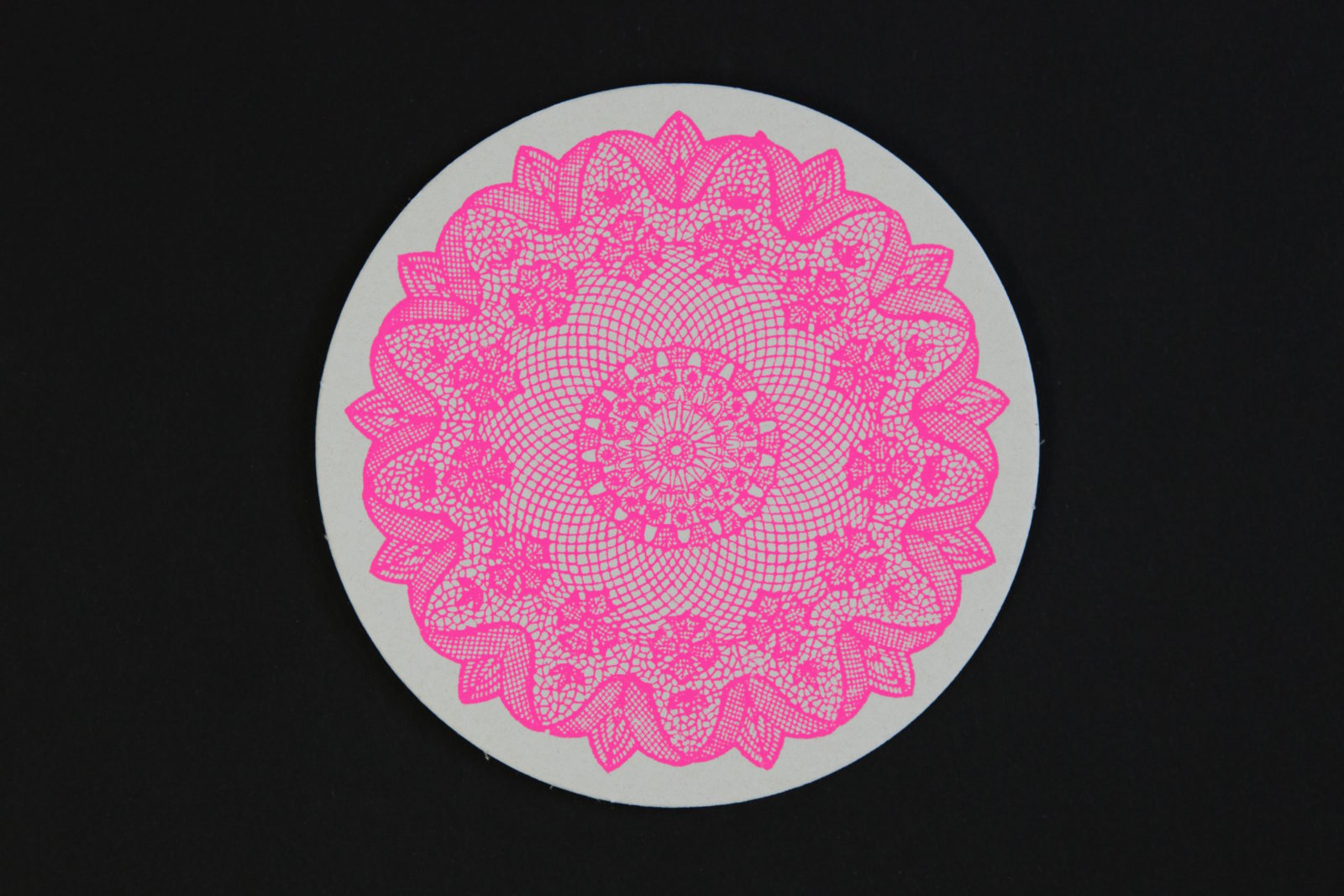 Ornamentrund neonpink5